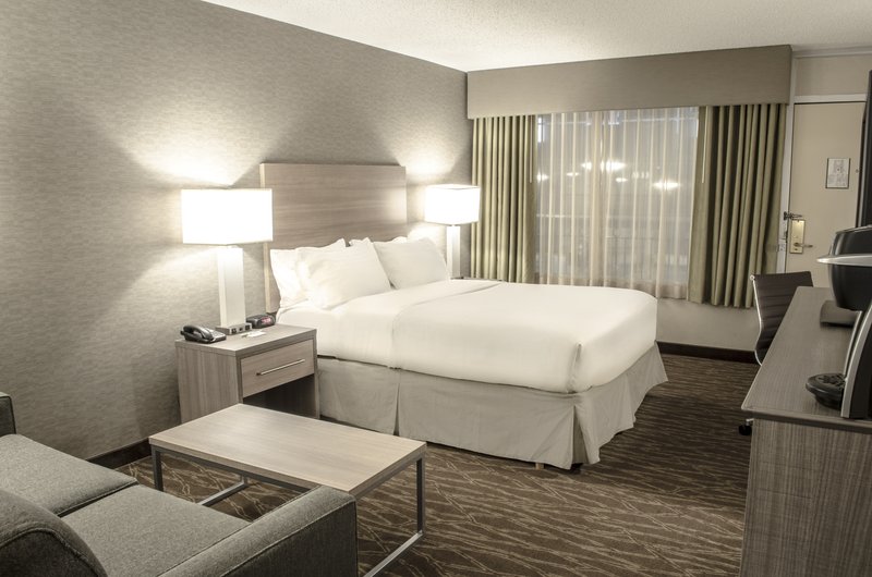 Holiday Inn Fargo Gogo Worldwide Vacations