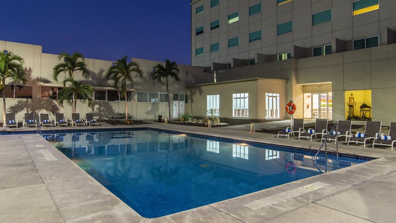 Holiday Inn Express Manzanillo | GOGO Worldwide Vacations