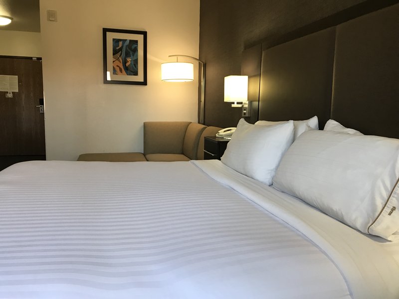 Holiday Inn Express Suites Barstow Outlet Center Gogo