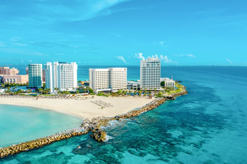 Turquoize Adult Tower at Hyatt Ziva Cancun - All Inclusive | GOGO ...